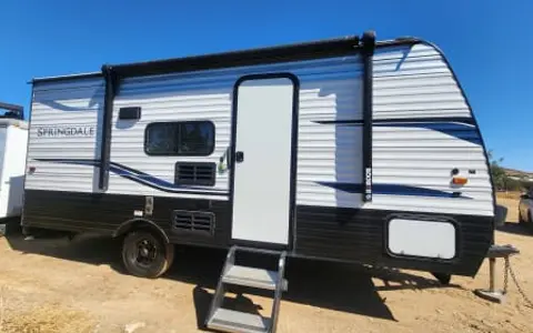 Amazing OFF GRID light RV that sleeps 5! BUILT FOR DRY CAMPING!