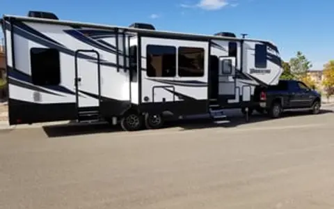 5th Wheel Toy Hauler