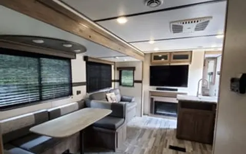 2021-Zinger 2 Bedroom/Bunkhouse/Outside Kitchen