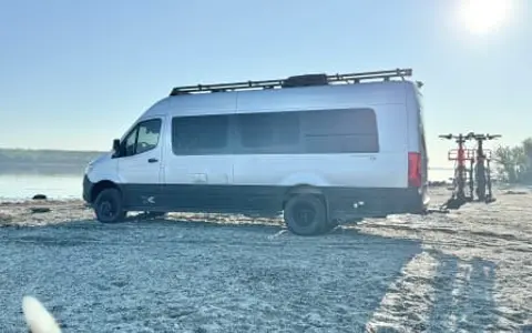 2023 Airstream Interstate 24X - Off the grid luxury camping