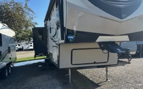 2018 KEYSTONE Laredo
