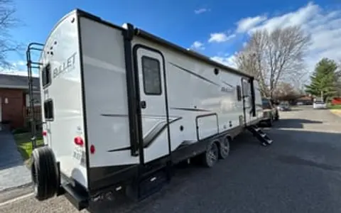 Abby’s Pet & Child Friendly Camper Rental