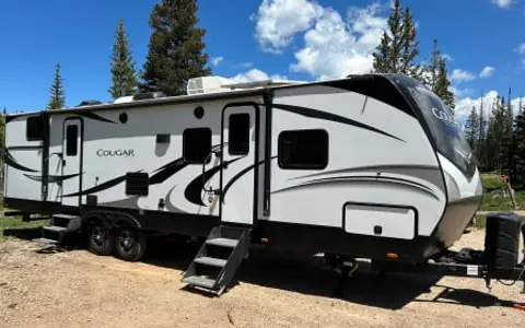 The Cougar Luxury Family Bunkhouse