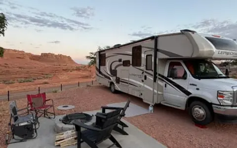 Family Fun-mobile - 2021 Coachmen Leprechaun 319MB 32 Foot Class C