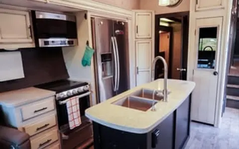 2020 Jayco Eagle 357MDOK Mid den office or bunks