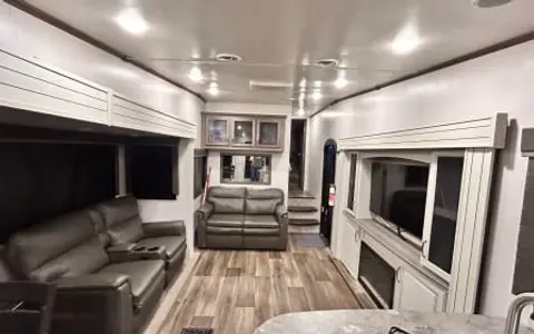 Spacious Keystone 5th Wheel