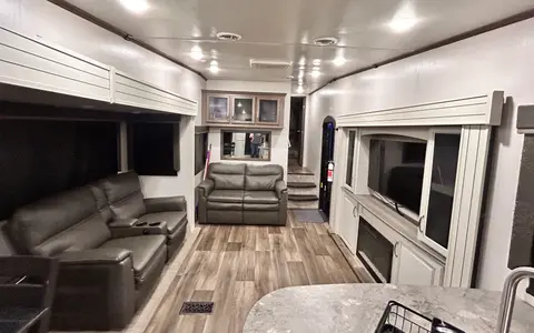 Spacious Keystone 5th Wheel