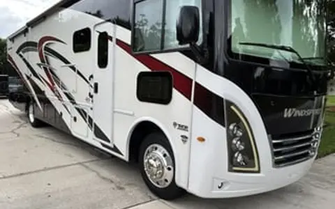 Just Living Our Adventure 2023 Thor Windsport 35M