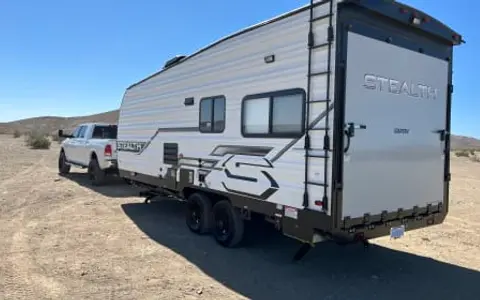 FULLY EQUIPPED TOY HAULER ready for endless adventures sleeps 6