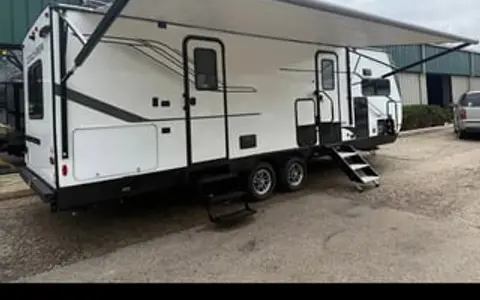 2025 Coachmen RV Apex Ultra-Lite 243FKS