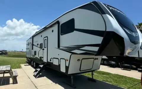 2021 Keystone Hideout (No beach setup)