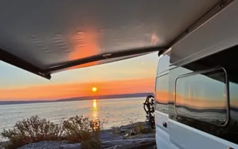 Solar Powered Bed with Breakfast & Natures Beauty