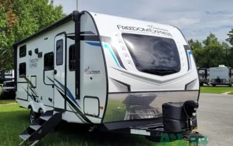2022 Freedom Express Double Bunkhouse