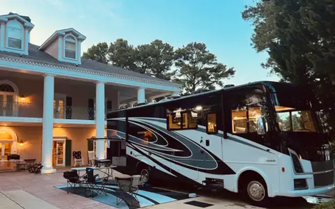 'Valerie' 2023 Winnebago Vista ACO2044
