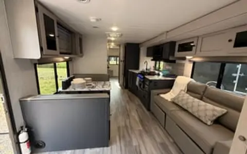 Family Adventure Camper – Apex 300BHS Bunkhouse RV