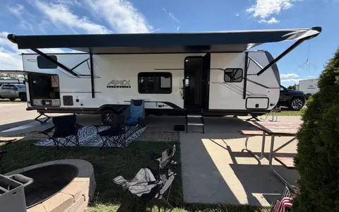 Family Coachmen Apex 300BHS Travel Trailer