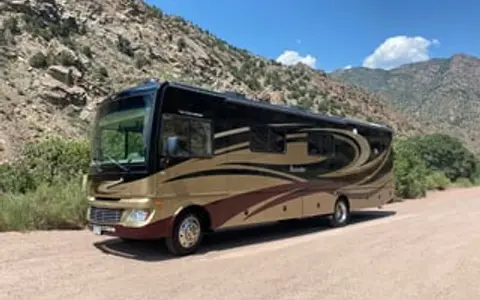 2013 Fleetwood RV Bounder 35K