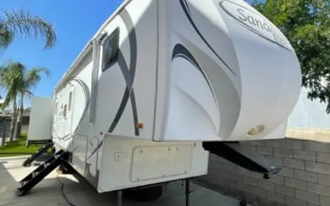 Spacious 5th Wheel, Incredible Bunkroom Floorplan!