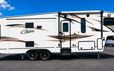 Cozy Keystone Cougar Retreat | Sleeps 4 | Delivery Available