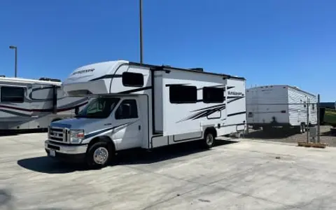Your Hotel on Wheels, Sleeps Up to 7 "Frida"