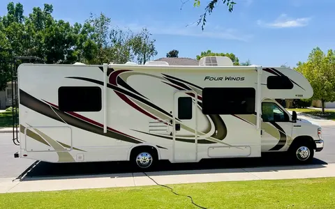 Mojo's Motor Home