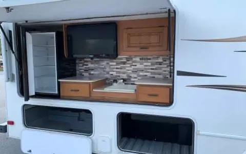 31ft Class C Recent Remodel - 7Nts+ 10% Off Ntly Rate