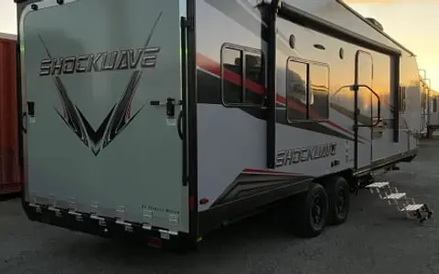 2021 FOREST RIVER SHOCKWAVE MX 25rqmx Sleeps 8! "Veteran discount avail."