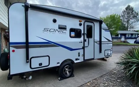 Ultra light 2021 Sonic SL150VRB - sleeps 2