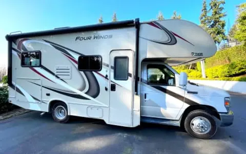 2019 Thor Four Winds 22E, easy to drive, free parking, convenient location