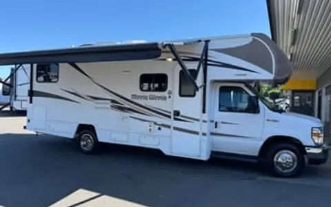 2017 Winnebago Minnie Winnie 27Q