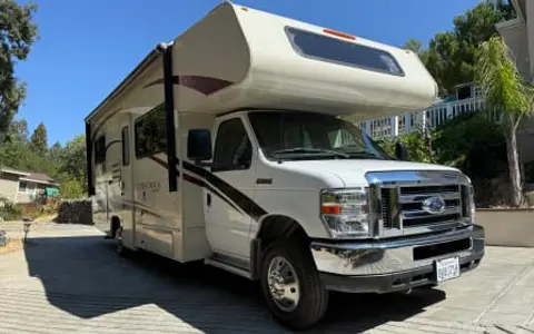 2020 Coachmen Leprechaun (25ft)