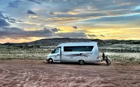 Vincent Van Go - Leisure Travel Van Serenity