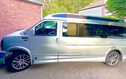 9 Passenger Luxury Conversion Van