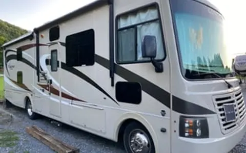 2015 Coachmen RV Pursuit 33 BH