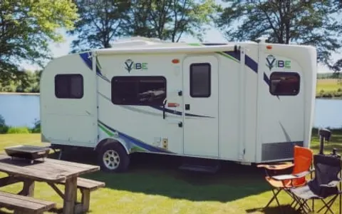 20' V-Cross Vibe, EZ Pullin' Lux Tent on Wheels!