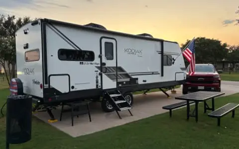 "Longhorn Explorer" Dutchmen Kodiak Ultra Lite 257rksl