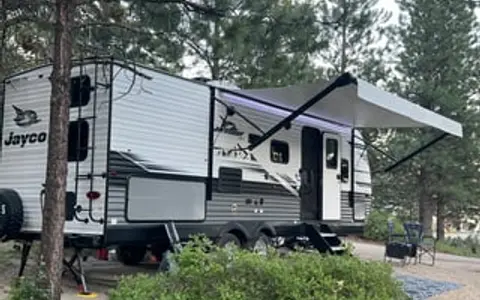 Family/Pet friendly! Sleeps 8! Generator included!