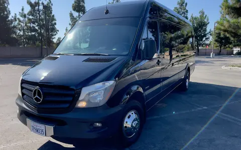 5-Bunk Sprinter Camper – Tour Bus Vibes | Family + Band Friendly