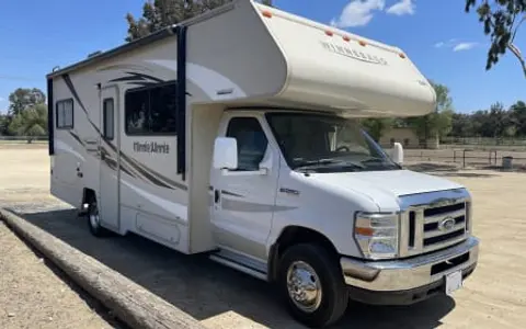 Easy Rider - Minnie Winnie 26' Sleeps 8! Dry Camping Capable