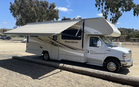 Easy Rider Winnebago Minnie Winnie 25B Class C