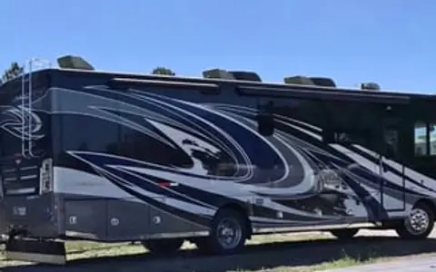 "Venom" Fleetwood Southwind 35K(sleeps 5)