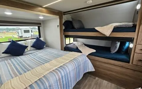 Mini & Mighty 'Sophia' Bunkhouse Grand Design 16BL