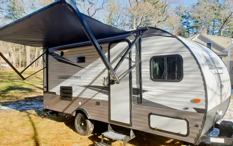 Dritan's   Independent   Travel Trailer