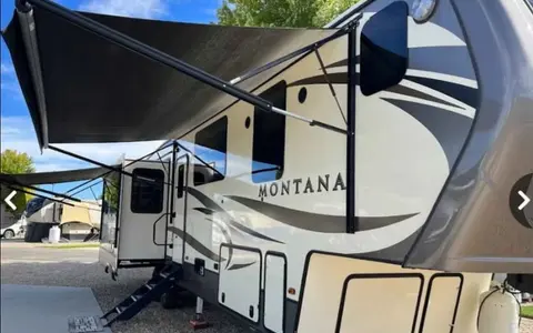 Darrell's 2018 Keystone Montana