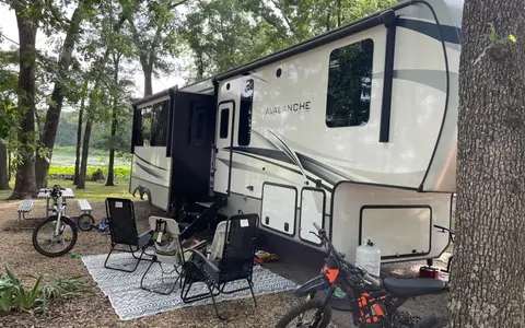 Brandon's Keystone Avalanche 390DS Fifth Wheel