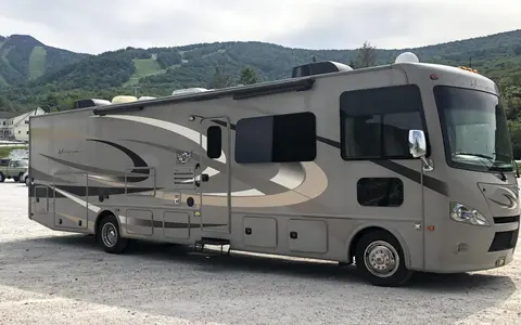 2015 Thor Motor Coach Hurricane Class A - Our Family Roadtrip & Party Bus!