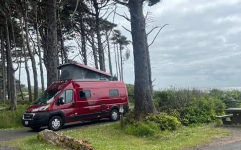 Clifford, the Big Red Van