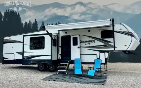 CRUSADER LITE with Private Master, Bunk Room, 1.5 Baths & 13ft Power Awning