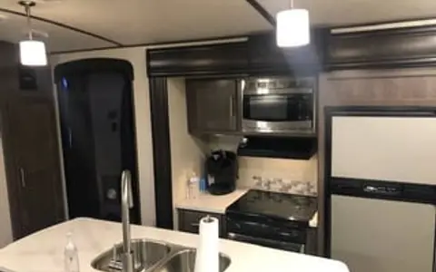 2018 Crossroads RV Sunset Trail Super Lite SS331BH