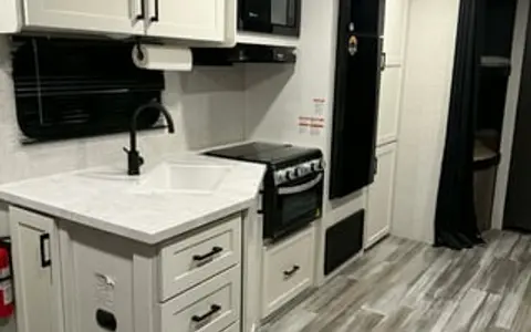 Sleek & Spacious